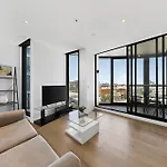 Corner 2 Bed With Views Level 11 - Fortitude Valley Apartment