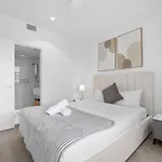 Landmark Queens Wharf 1Br Wit Pool Gym And City View