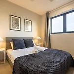 Xl Balcony Stylish 2Br Parking Near Food And Shops