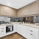 Rooftop Pool 2br In The Heart Of The Valley Apartment Brisbane