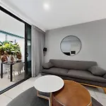 1Bed Pvte Apt - Portside Wharf Location