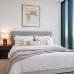 Sky Tower Apartment *