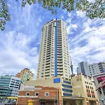 Apartment Inviting Family 2br | Cbd | Pool & Gym *