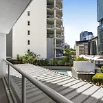 Apartment Retreat With Private Balcony *