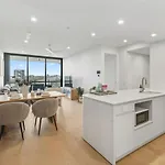 Modern 2br On Coronation Drive, Toowong Apartment Brisbane