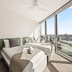 Luxury In Queens Wharf With Car Park Apartment *