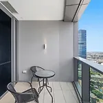 Apartment Level 43 Sweeping Skyline Luxury Designer 1br *