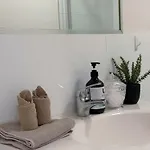 2b2b Unit Near Cbd W Courtyard In Norman Park * Brisbane