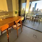 Apartment 27fl River & Views + Balcony, Pool & Parking -