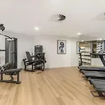 Queen\'S Wharf 1Br Apt With Pool And Free Parking