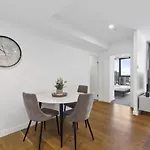 Apartment South 1br W Balcony, Gym And Sauna 12111