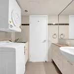 Sleeps 4 People - Centre - 100m To New Casino *
