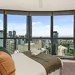 Lavish 3 Bedroom In Queens Wharf With Car Park Apartment Brisbane