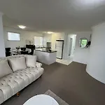 Apartment Russell Place Spacious 2br Balcony&garag