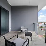 2br Near Sunnybank Plaza And Market Square