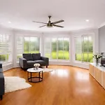 Full Ac 3Br With Pool & 3 Parking Spot