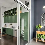 Warner Mcwhirters Apartment *