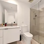 The Plaza |2 Bed • Bright & Comfy • Pool • Parking * Brisbane