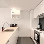 Ivy & Eve - 2br - Pool - Balcony - Parking * Brisbane