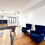 Apartment 5 Bedrooms, 10 Guests - Family & Group Getaway
