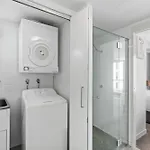 Retreat With Private Balcony Apartment Brisbane