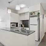 Apartment Retreat With Private Balcony Brisbane