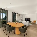Lavish 3 Bedroom In Queens Wharf With Car Park