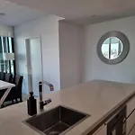 Skyline In Fortitude Valley Apartment