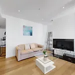 Corner 2 Bed With Views Level 11 - Fortitude Valley Brisbane