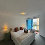 Inviting Family 2br | Cbd | Pool & Gym Brisbane