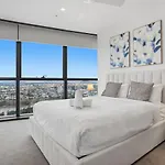Apartment Level 43 Sweeping Skyline Luxury Designer 1br