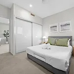 2br Near Sunnybank Plaza And Market Square *