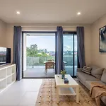 Apartment Xl Balcony Stylish 2br Parking Near Food And Shops
