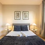 Xl Balcony Stylish 2br Parking Near Food And Shops Apartment *