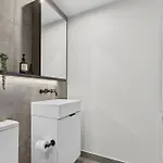 Rooftop Pool 2br In The Heart Of The Valley