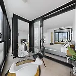 Fortitude Valley 2bed With Car Park Location Apartment *
