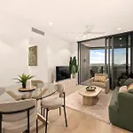 Apartment Queen's Wharf | River Views, Pool & Free Parking