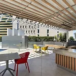 Retreat With Private Balcony Apartment *