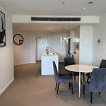Apartment Spacious 2 Bedroom In The Heart Of Cbd *