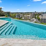 Modern 2br On Coronation Drive, Toowong *