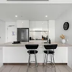 South Bank 1br With Stunning Views And Location Apartment Brisbane