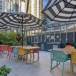 Sleeps 4 People - Centre - 100m To New Casino Brisbane