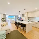 Bridgeview Luxury Apartment