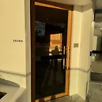 Lavish 3 Bedroom In Queens Wharf With Car Park *
