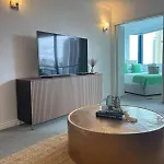 Inviting Family 2br | Cbd | Pool & Gym * Brisbane