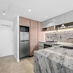 Luxury 54f Skyline Iconic Queens Wharf 1br