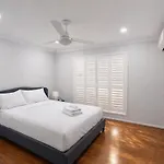 Full Ac 3br With Pool & 3 Parking Spot