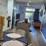 A Perfect Place To Hide Away With River Side Charm Apartment Brisbane