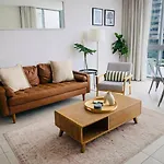 Apartment Alex Perry | 2br Escape + Pool, Gym & Free Parking *