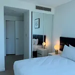 Spacious 2 Bedroom In The Heart Of Cbd Apartment